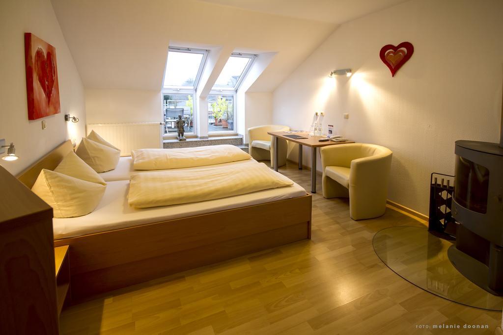 Hotel-Restaurant-Haus Berger Viersen Bagian luar foto