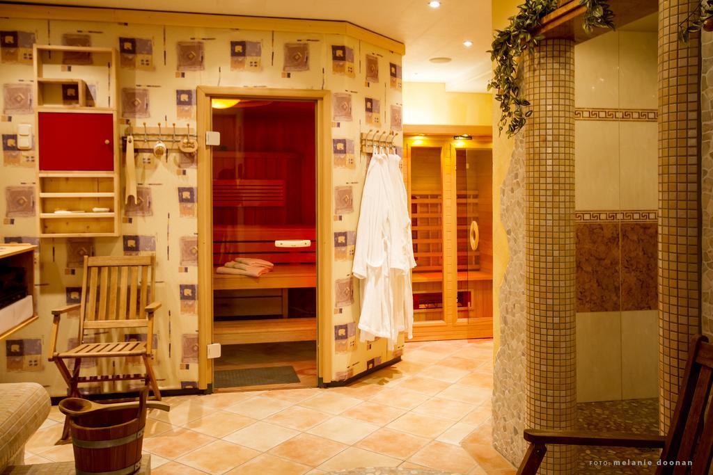 Hotel-Restaurant-Haus Berger Viersen Bagian luar foto